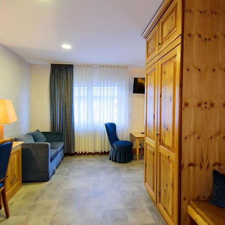 Hotel Bohn メッツィンゲン エクステリア 写真