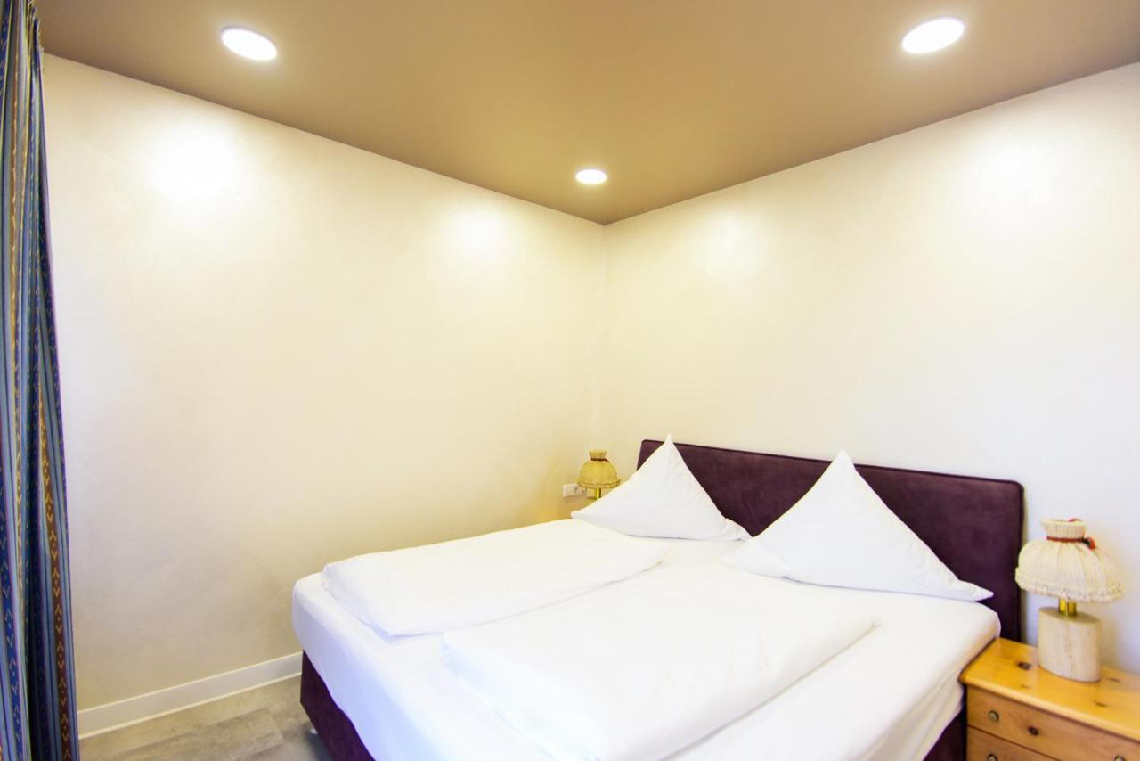 Hotel Bohn メッツィンゲン エクステリア 写真